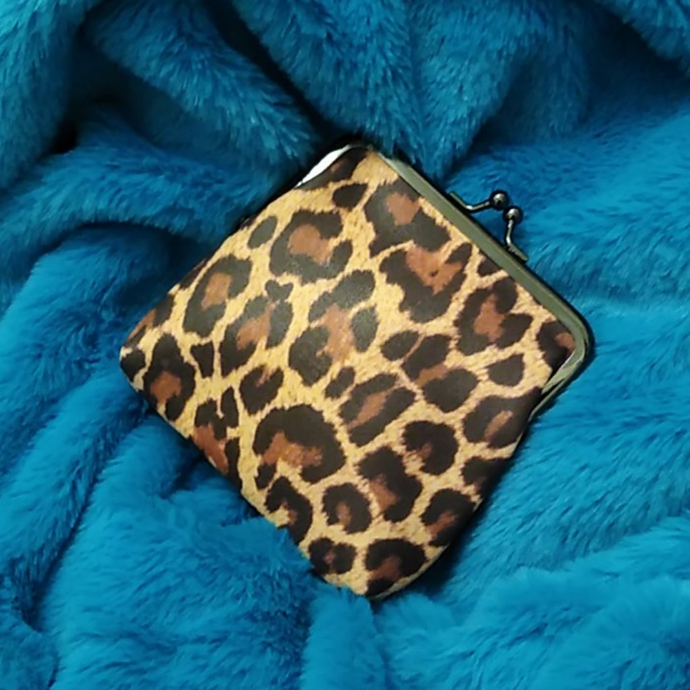 Leopard Coinpurse - Picture 3 of 8